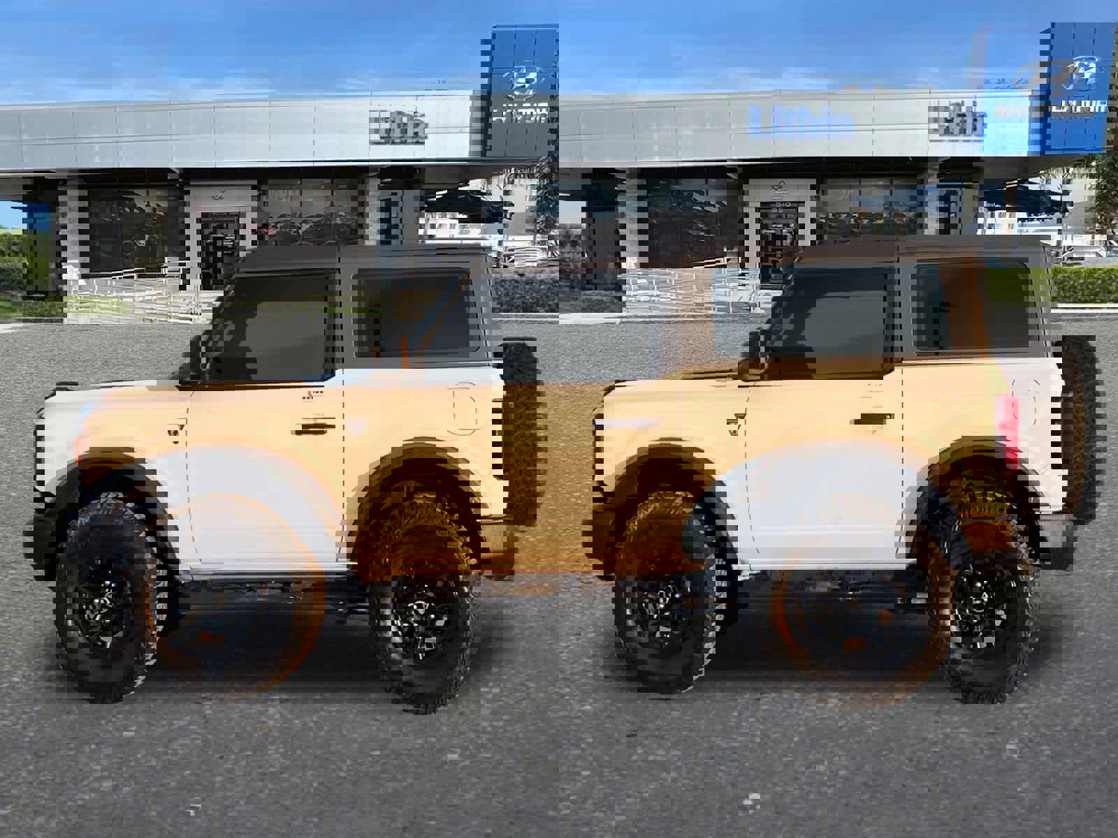 Used 2022 Ford Bronco Base w/ Sasquatch Package image 6