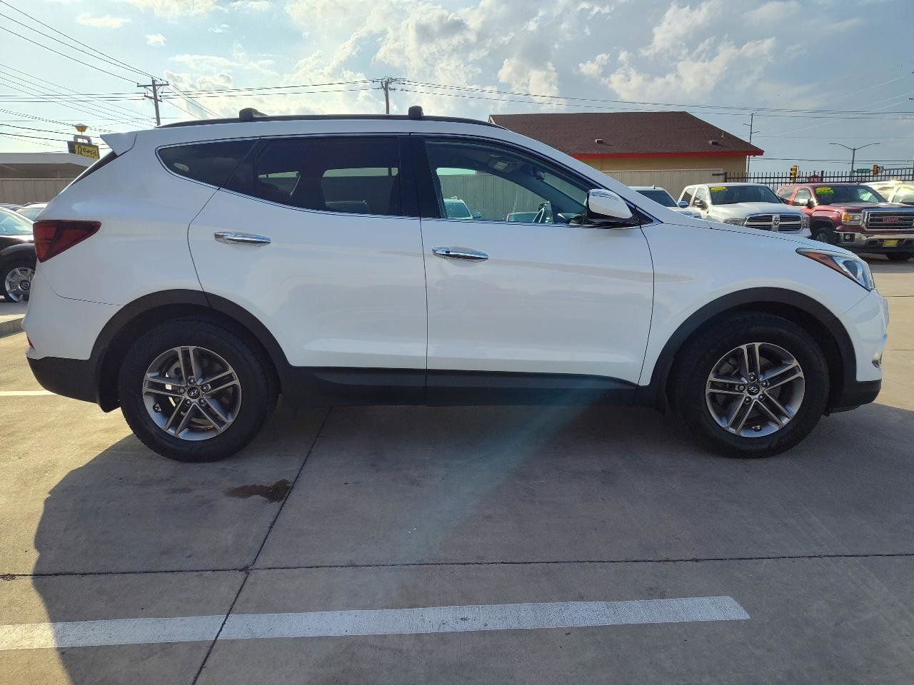 Used 2018 Hyundai Santa Fe Sport w/ 2.4L Value Package 02 FWD image 3