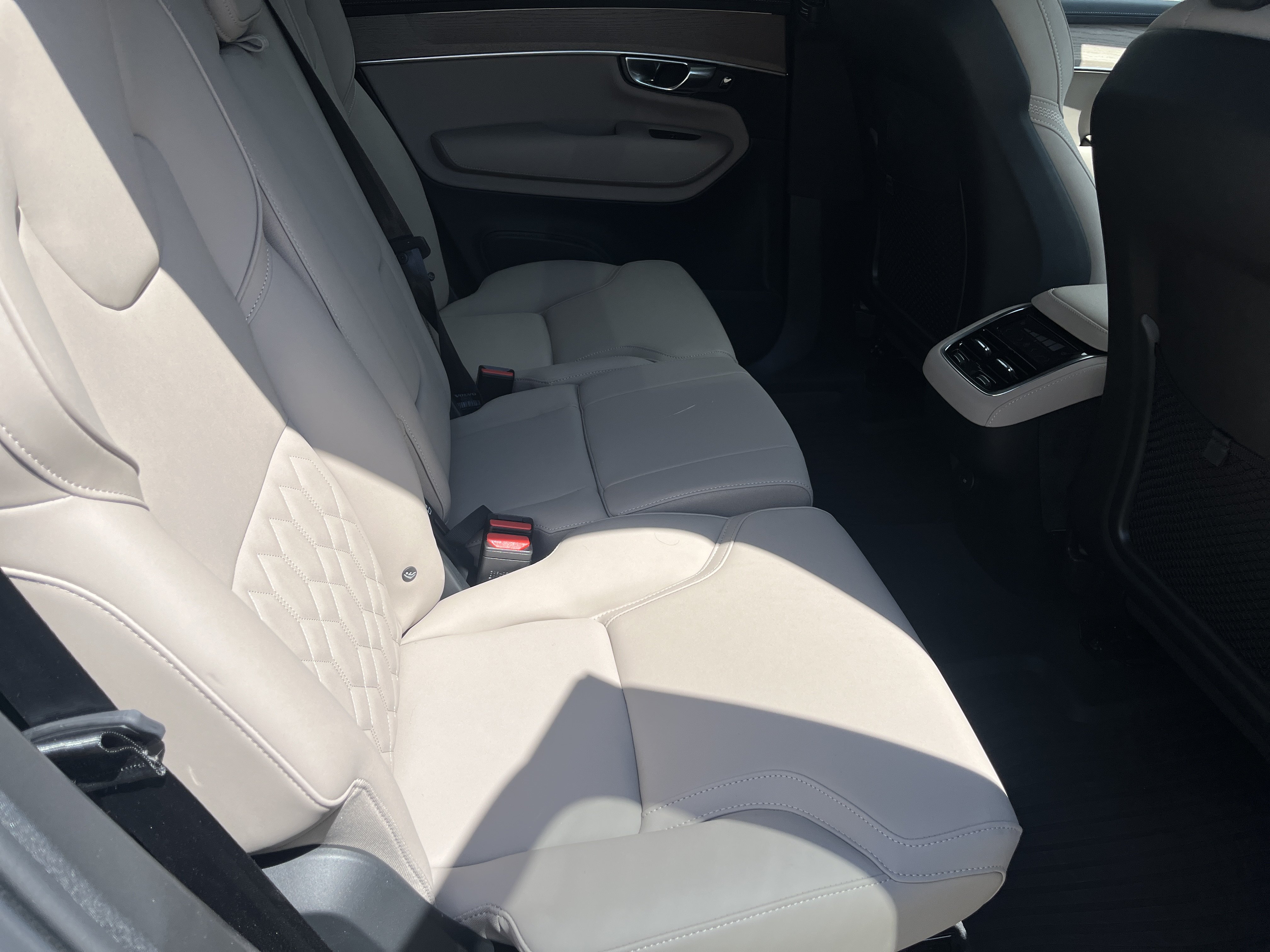 New 2026 Volvo XC90 B6 Plus w/ Protection Package Premier AWD/4WD image 12