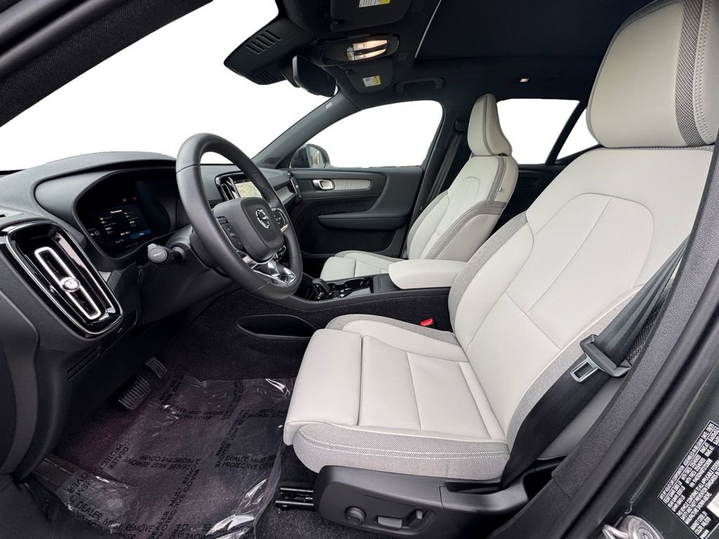 Used 2026 Volvo EX40 Plus w/ Climate Package image 10