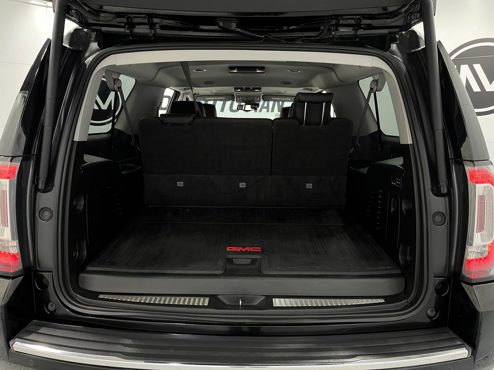 Used 2019 GMC Yukon XL Denali w/ Denali Ultimate Package AWD/4WD image 27