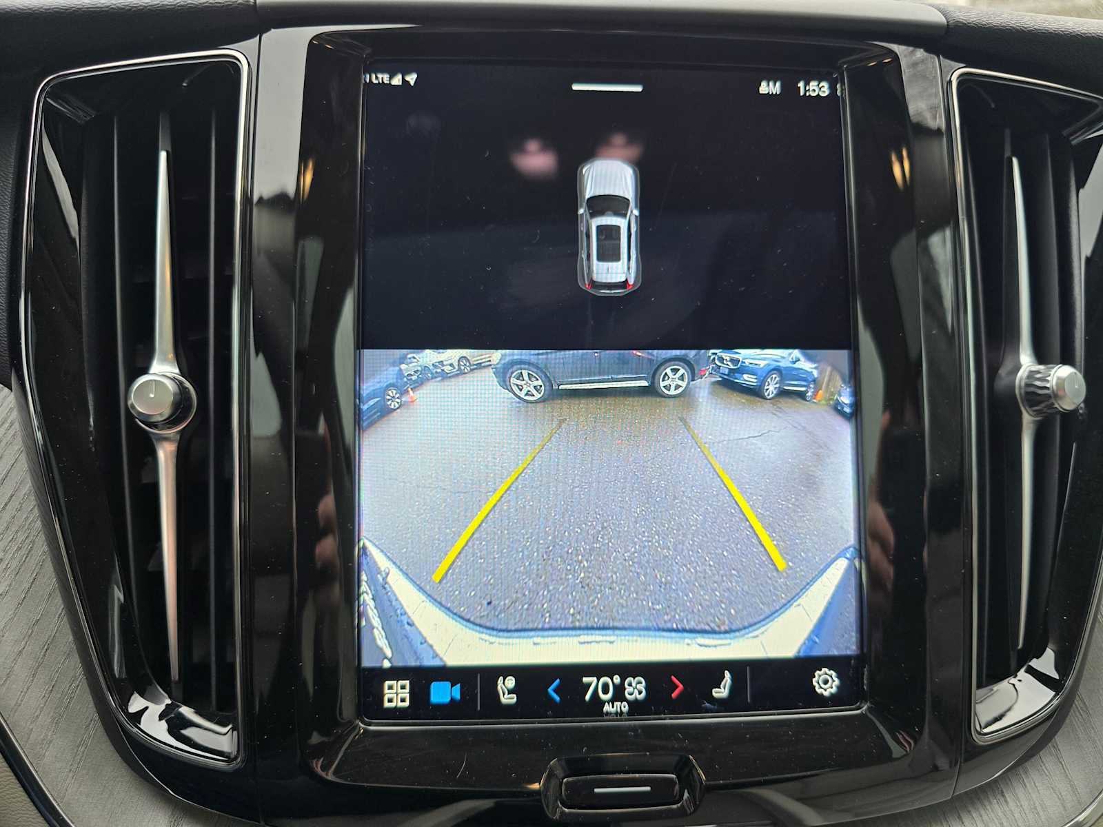 Certified 2023 Volvo XC60 T8 Plus w/ Climate Package image 30