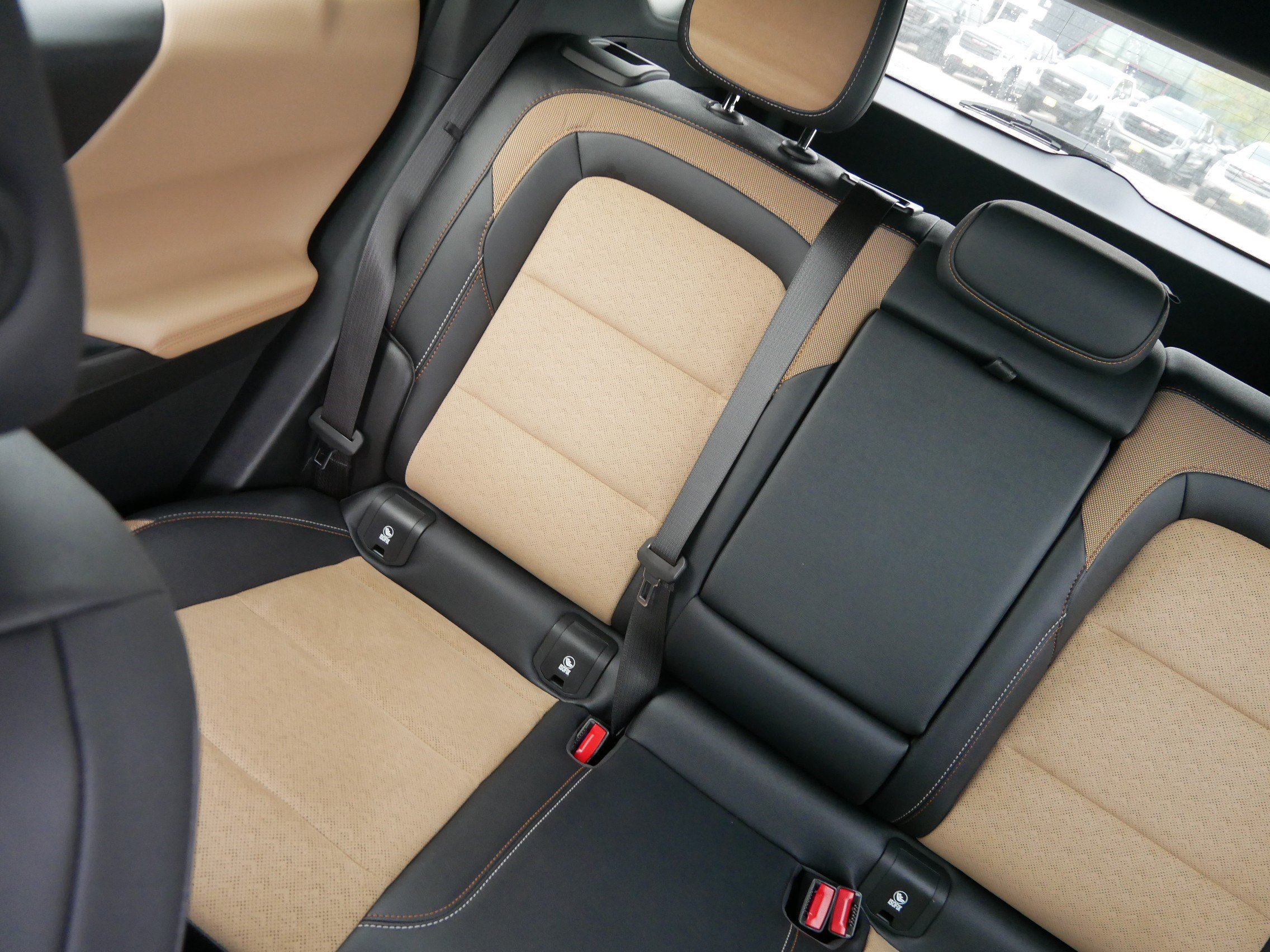 Used 2025 Chevrolet Equinox ACTIV w/ Safety and Technology Package AWD/4WD image 12