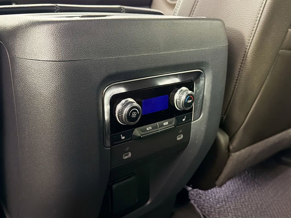 Used 2023 GMC Yukon Denali AWD/4WD image 27