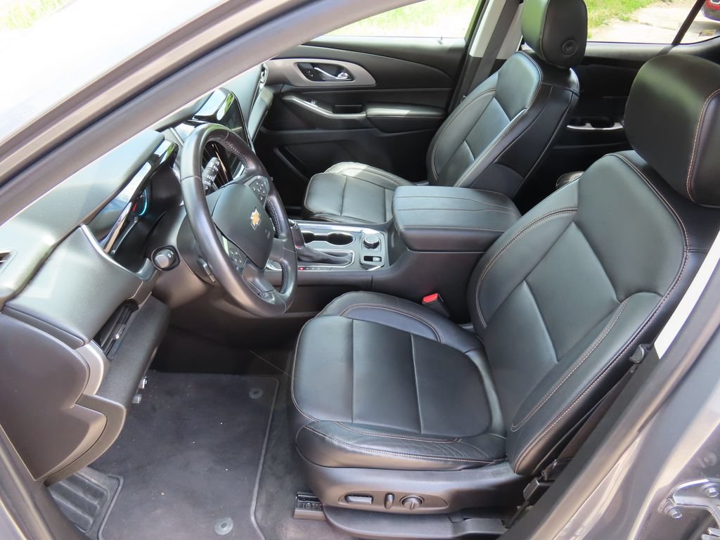 Used 2019 Chevrolet Traverse LT w/ LT Premium Package AWD/4WD image 24