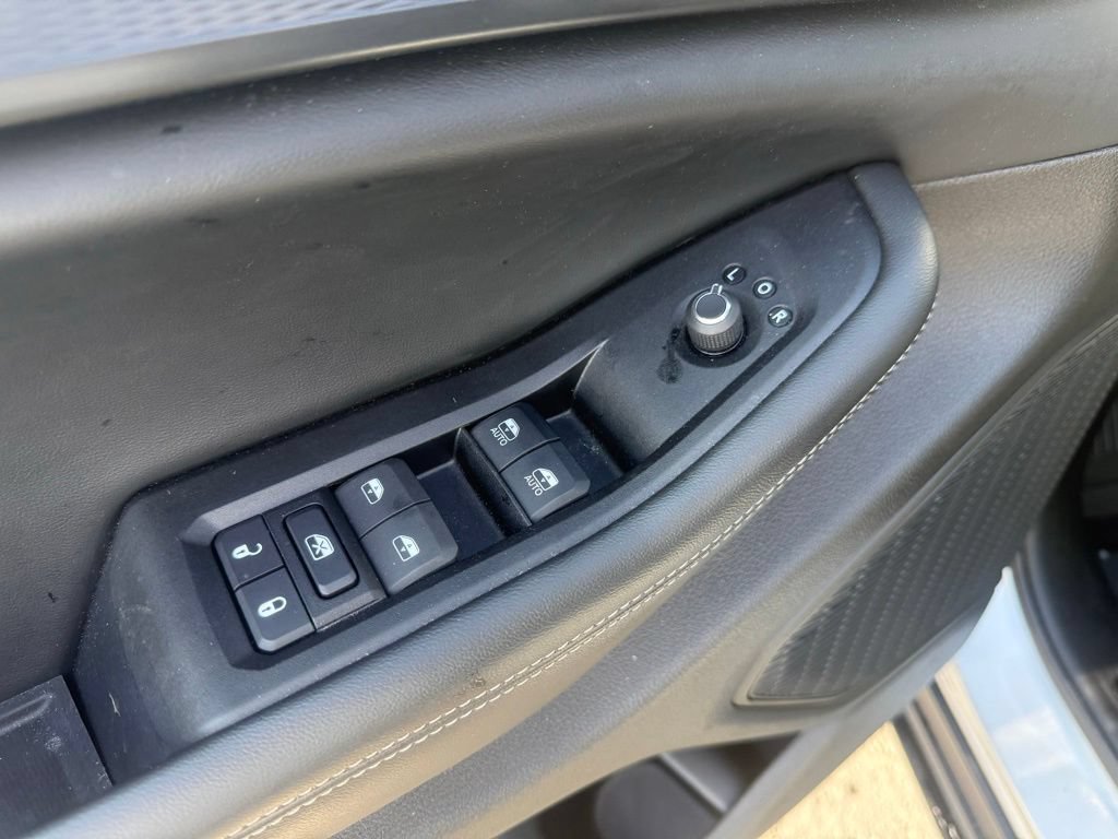 Used 2024 Jeep Grand Cherokee Altitude AWD/4WD image 12