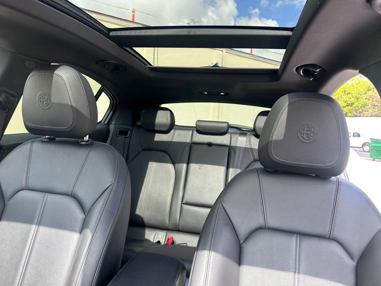 Used 2022 Alfa Romeo Stelvio Ti AWD/4WD image 11