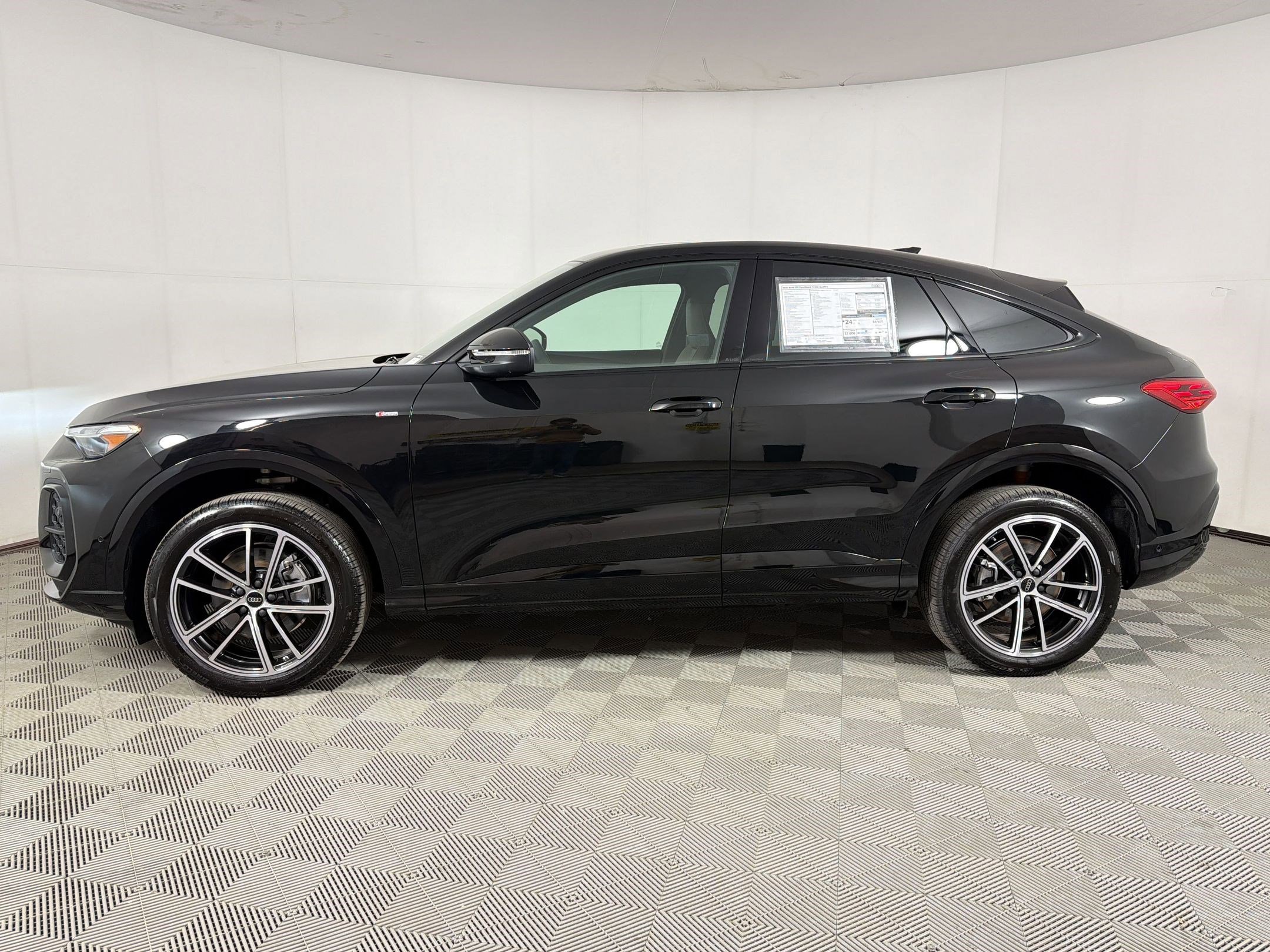 New 2026 Audi Q5 Premium Plus AWD/4WD image 2