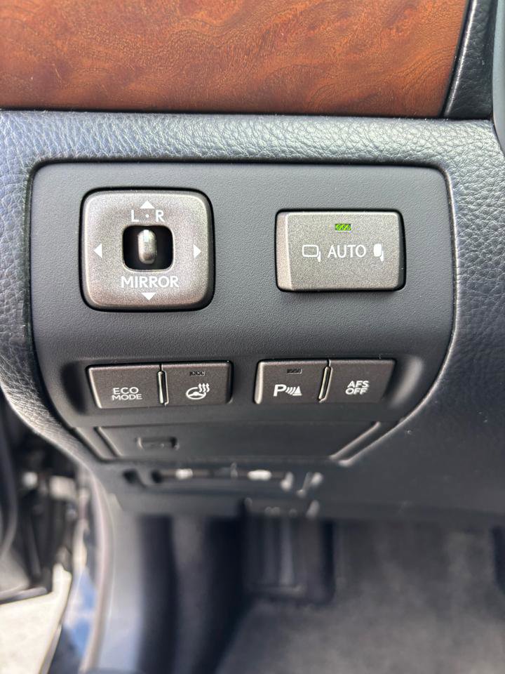 Used 2010 Lexus LS 460 Luxury RWD image 11