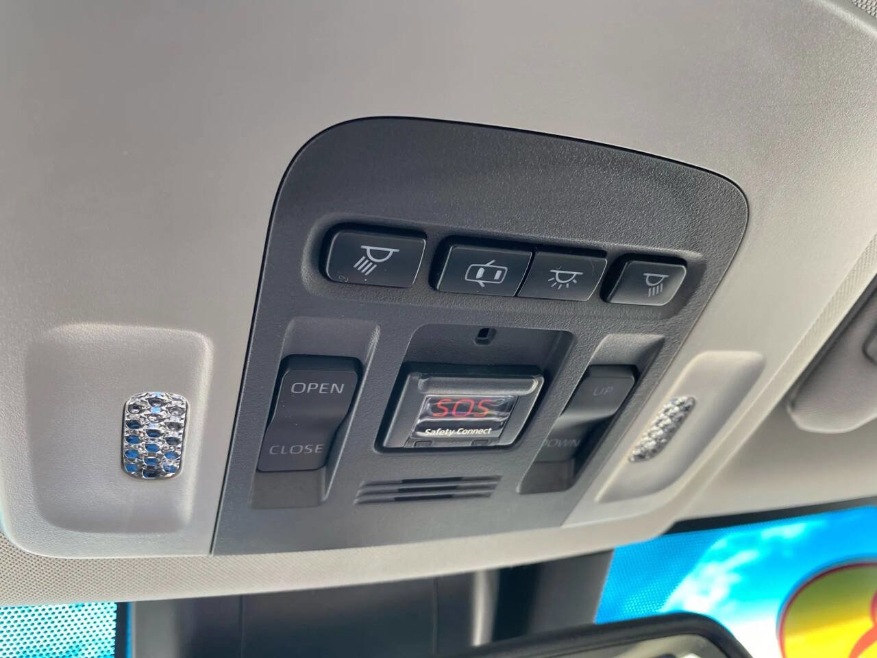 Used 2018 Toyota Camry XLE image 23