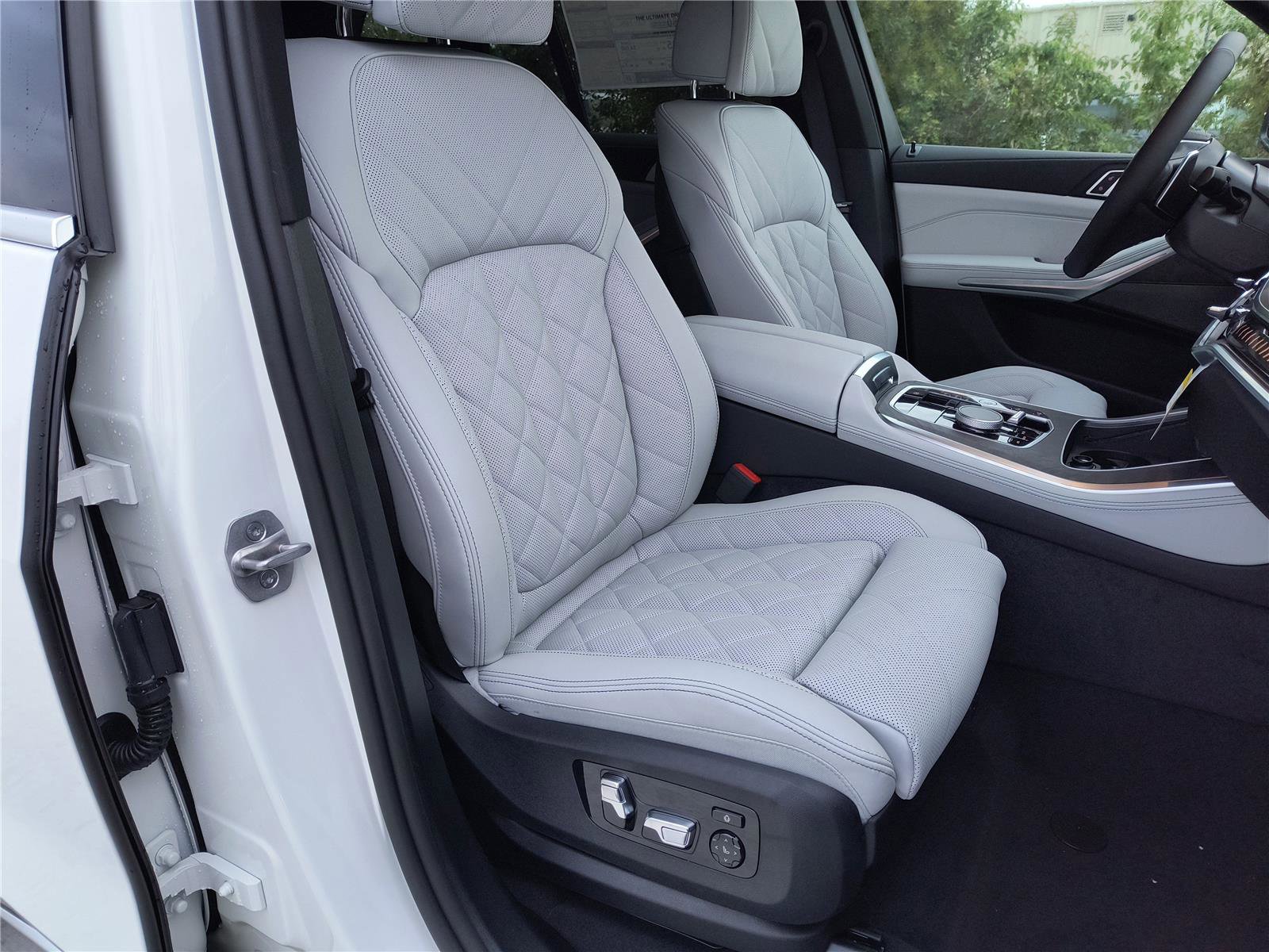 New 2026 BMW X5 sDrive40i image 13