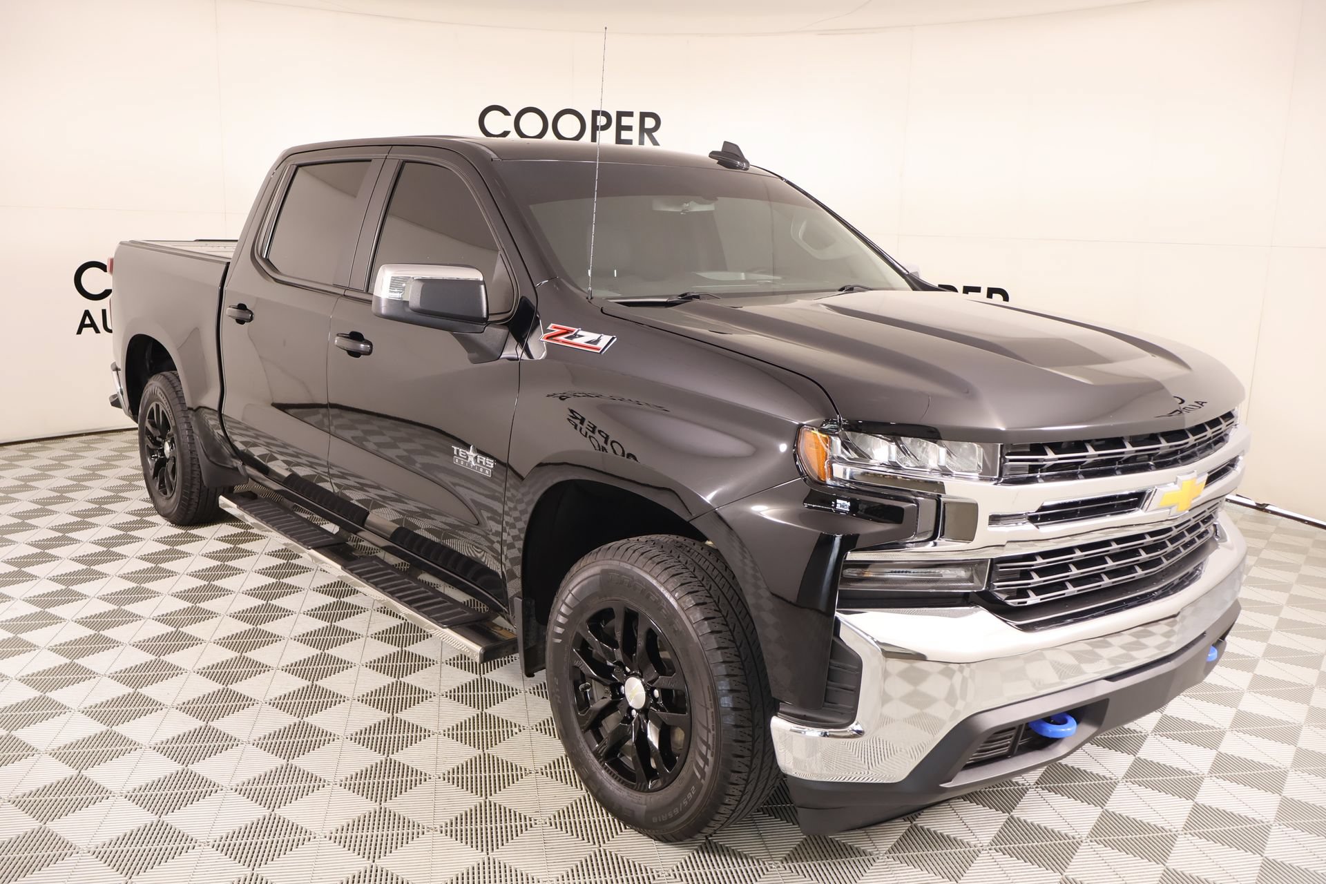 Used 2020 Chevrolet Silverado 1500 LT w/ Texas Edition AWD/4WD image 1