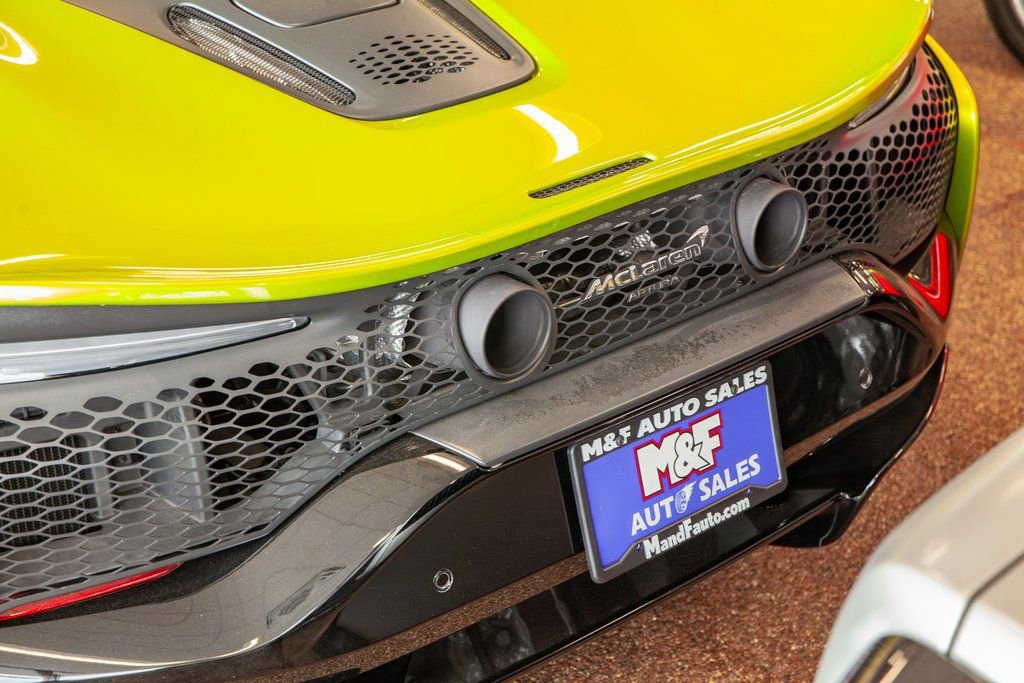 Used 2023 McLaren Artura image 8