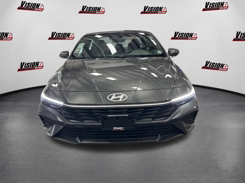 Used 2024 Hyundai Elantra SEL FWD image 2