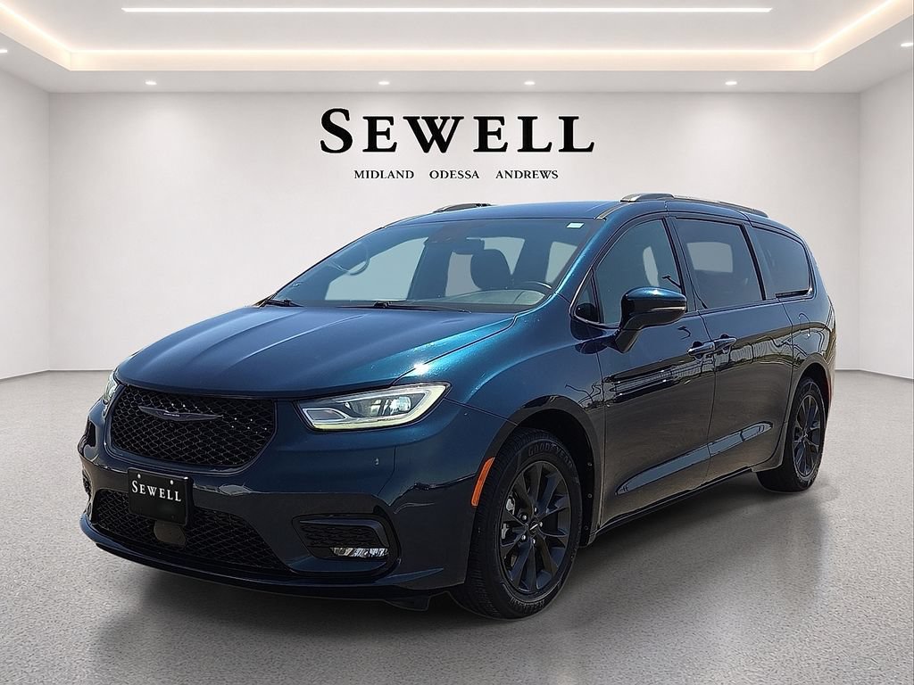 Used 2021 Chrysler Pacifica Touring w/ S Appearance Package