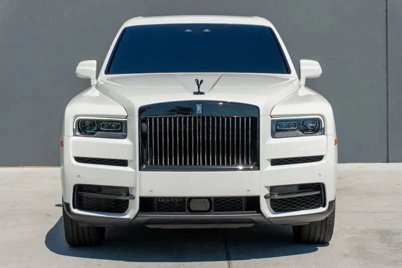 Used 2024 Rolls-Royce Cullinan Black Badge image 2