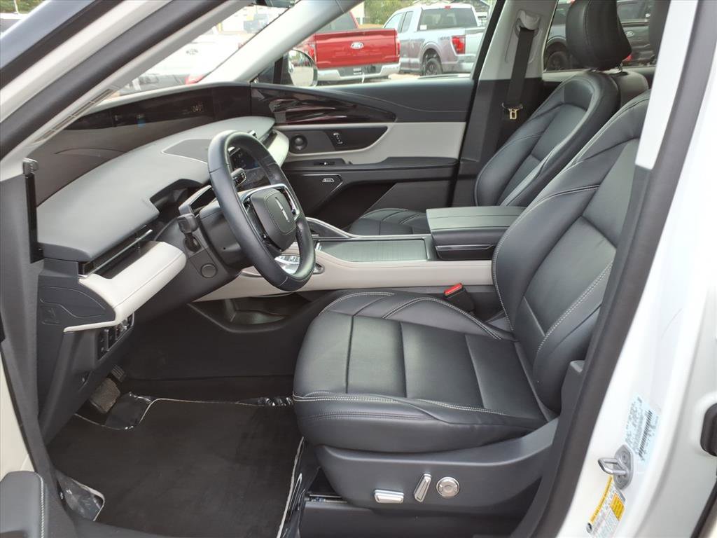 Used 2024 Lincoln Nautilus Premier w/ Equipment Group 102A image 13