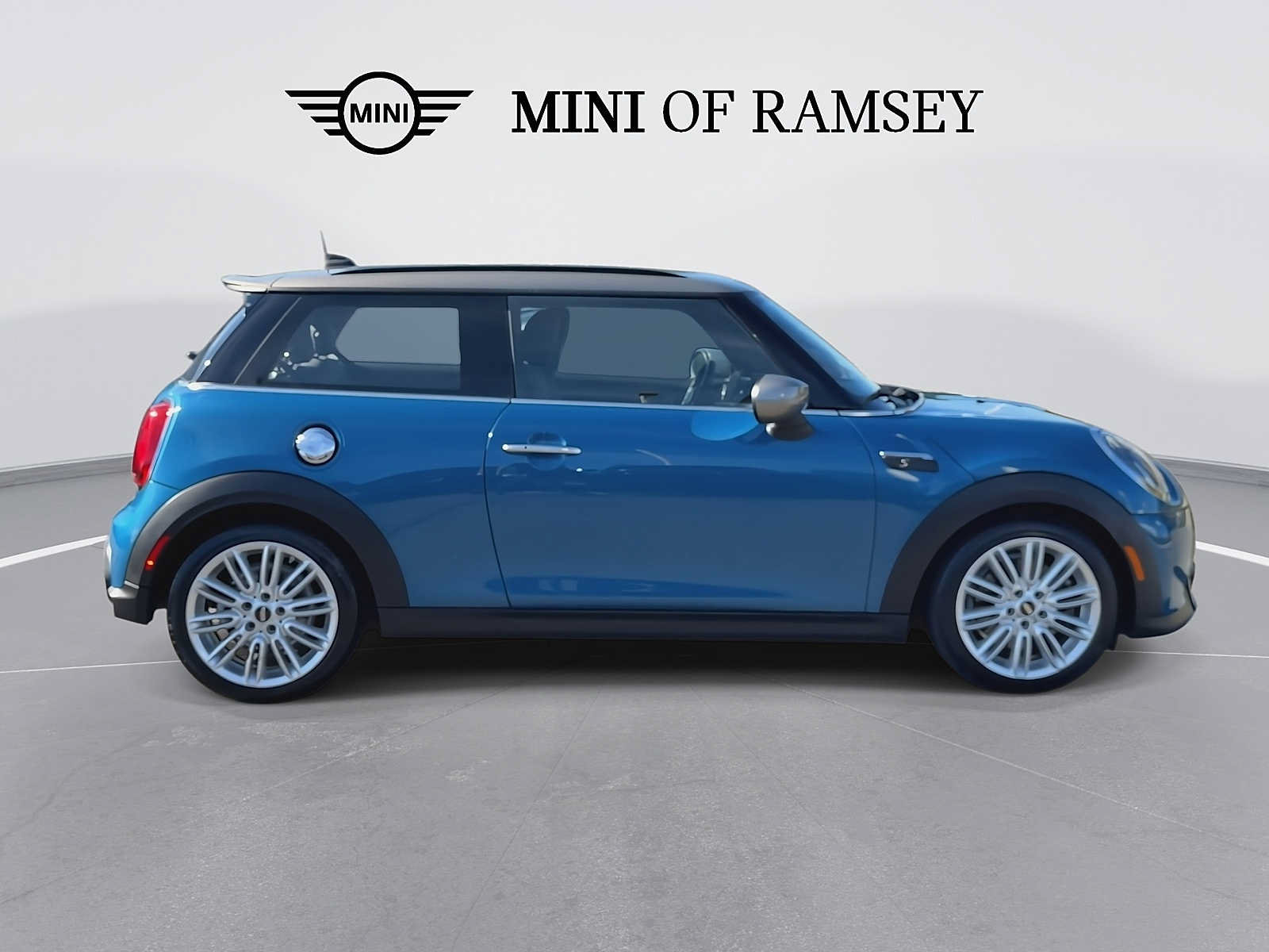 Used 2024 MINI Cooper S FWD image 9