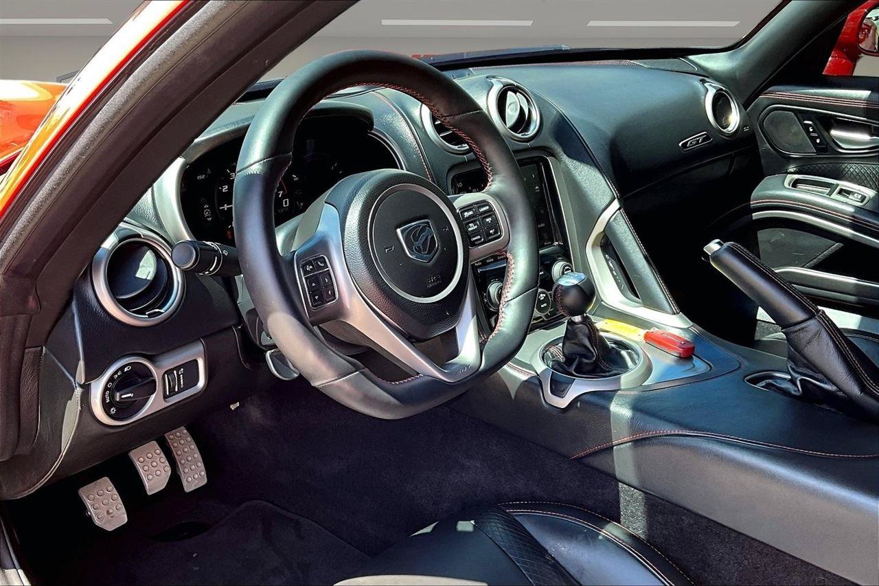 Used 2017 Dodge Viper GTC w/ GTS Interior Package RWD image 17