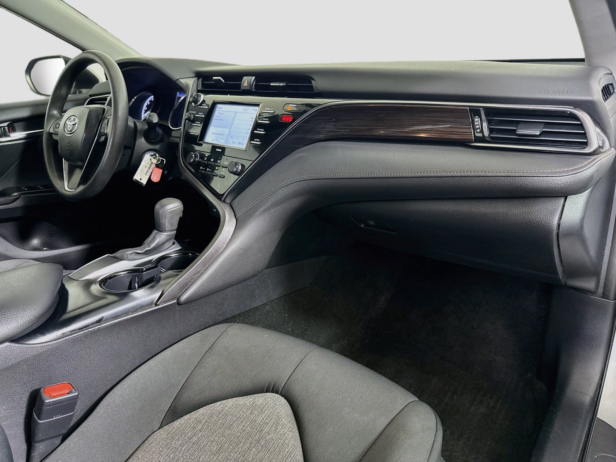 Used 2020 Toyota Camry LE FWD image 29