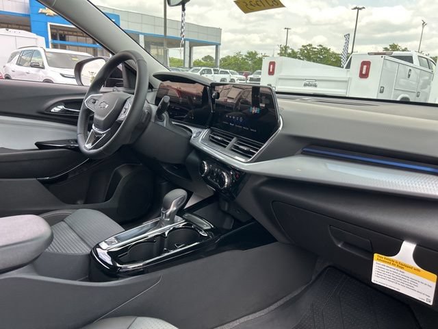 New 2026 Chevrolet Trax LT w/ Midnight Edition FWD image 30