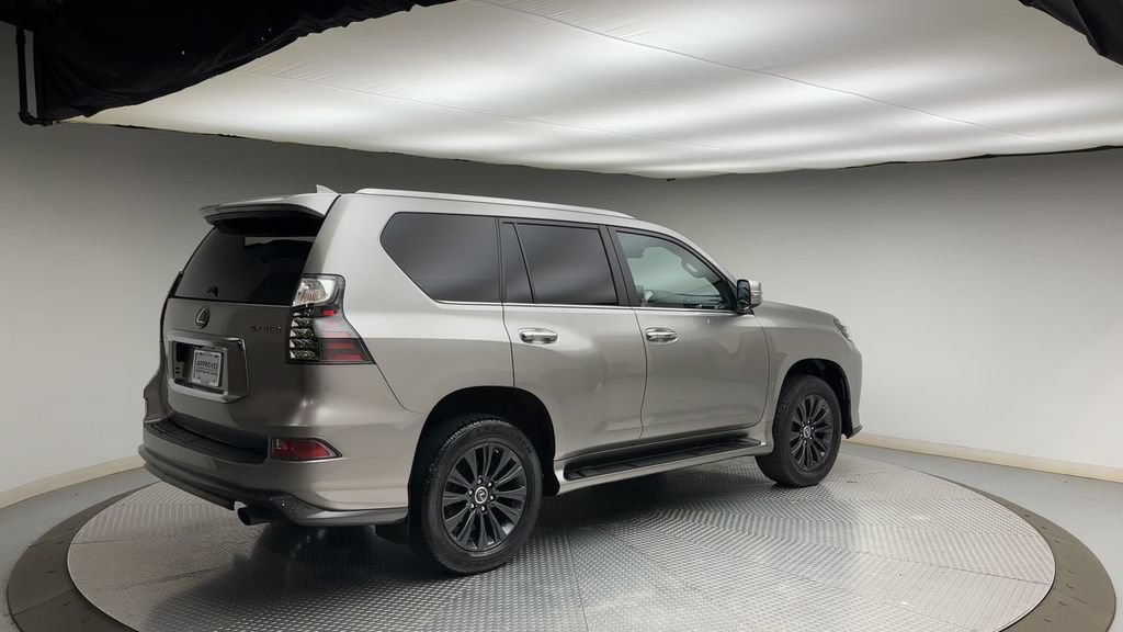 Used 2023 Lexus GX 460 Premium w/ Accessory Package AWD/4WD image 2