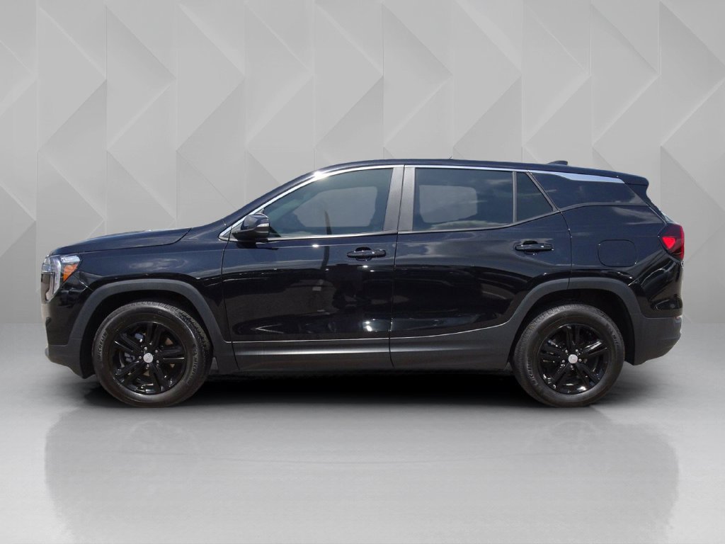 Used 2024 GMC Terrain SLE FWD image 2