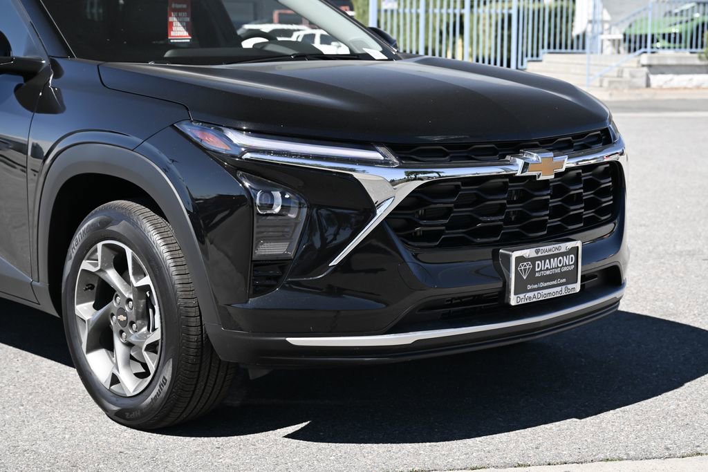 New 2026 Chevrolet Trax LT w/ Sunroof Package FWD image 9