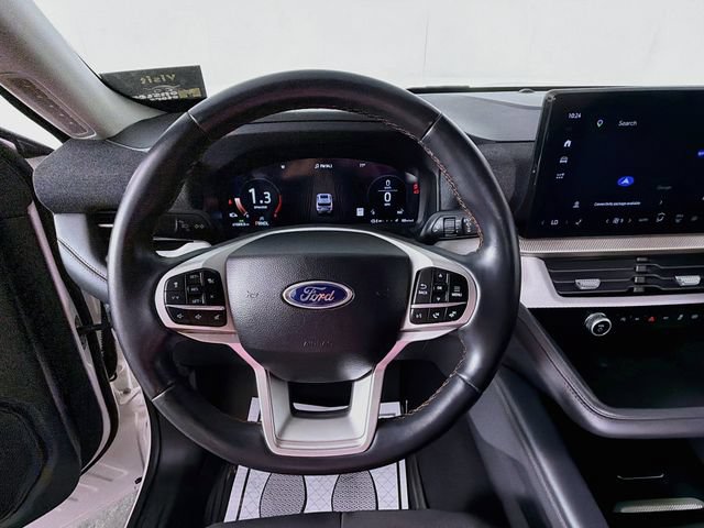 Used 2025 Ford Explorer Active AWD/4WD image 11