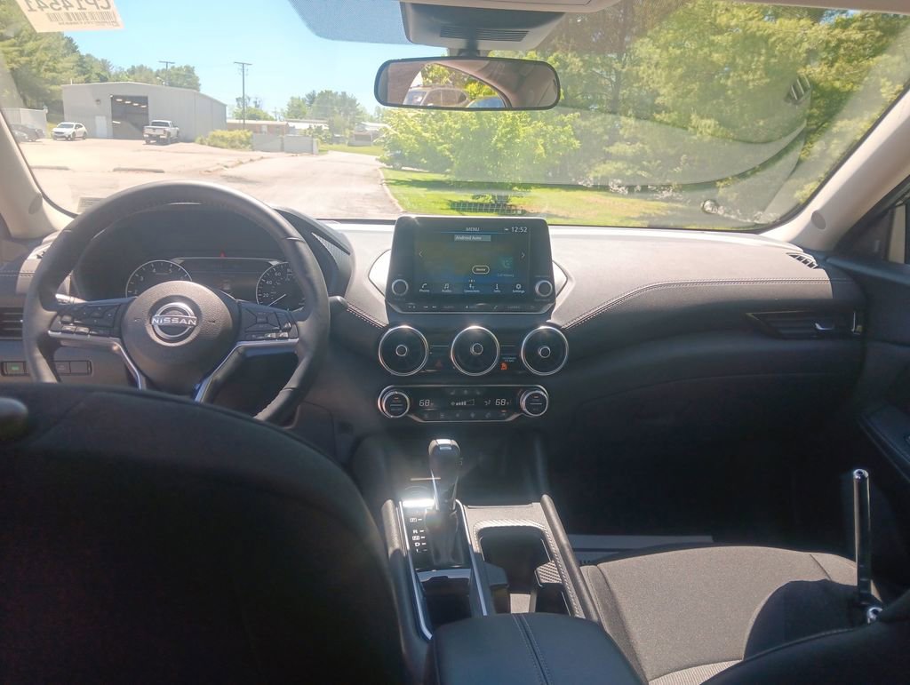 Used 2025 Nissan Sentra SV w/ All-Weather Package FWD image 13