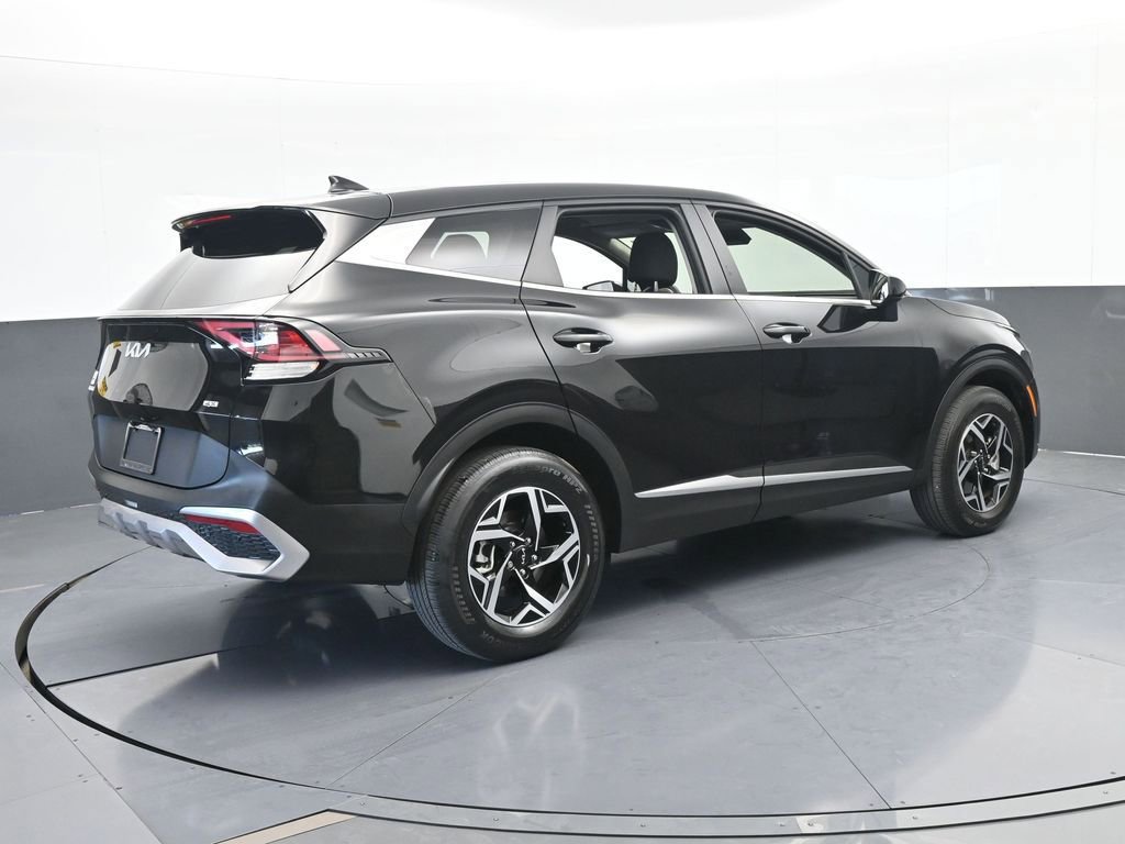 Used 2024 Kia Sportage LX image 6