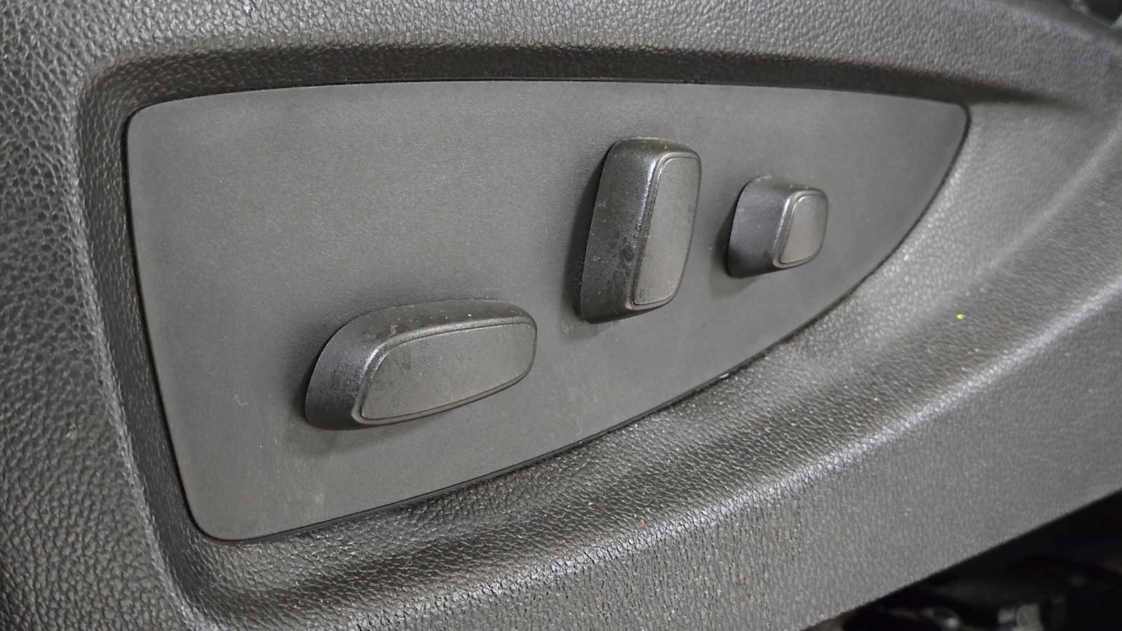 Used 2015 GMC Sierra 3500 Denali w/ Duramax Plus Package image 27