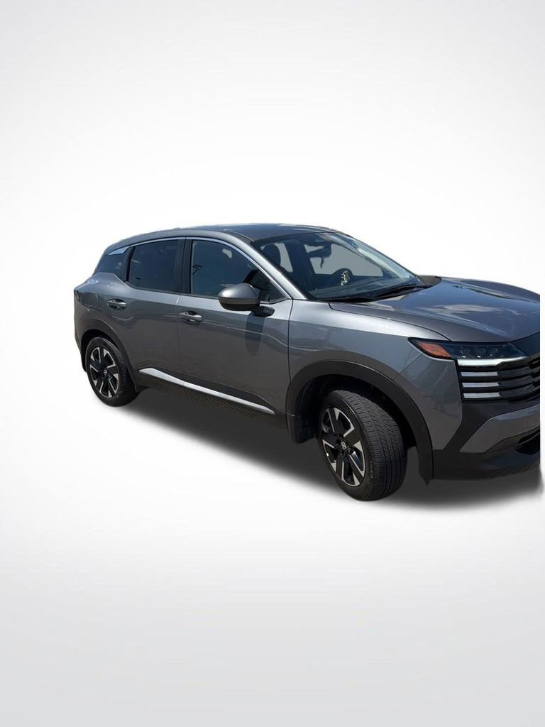 Used 2025 Nissan Kicks SV image 2