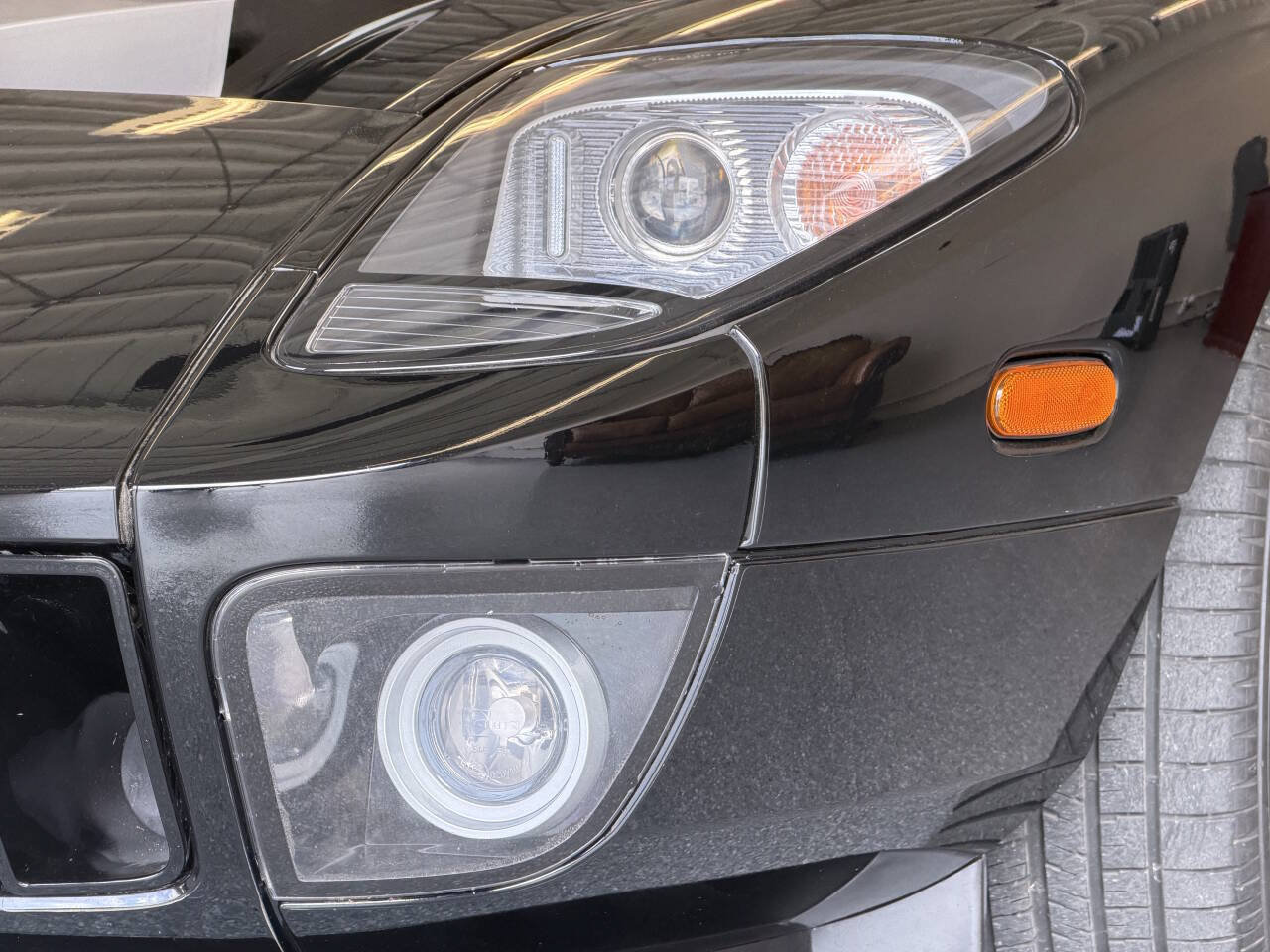 Used 2005 Ford GT RWD image 10