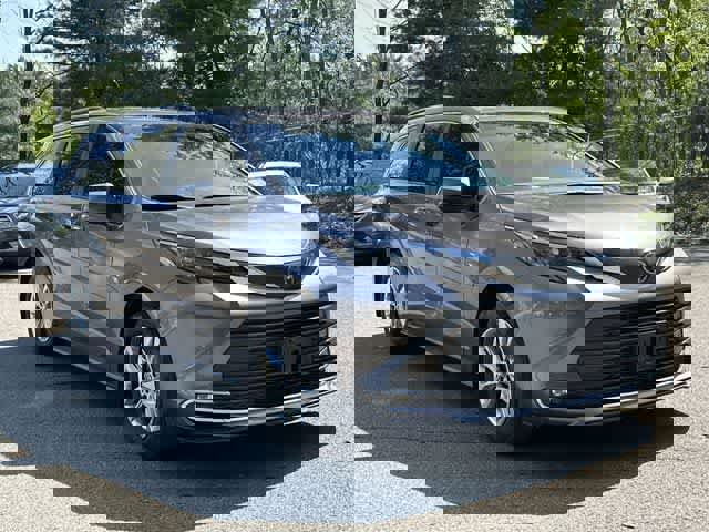 Used 2024 Toyota Sienna XLE w/ XLE Plus Package AWD/4WD image 21