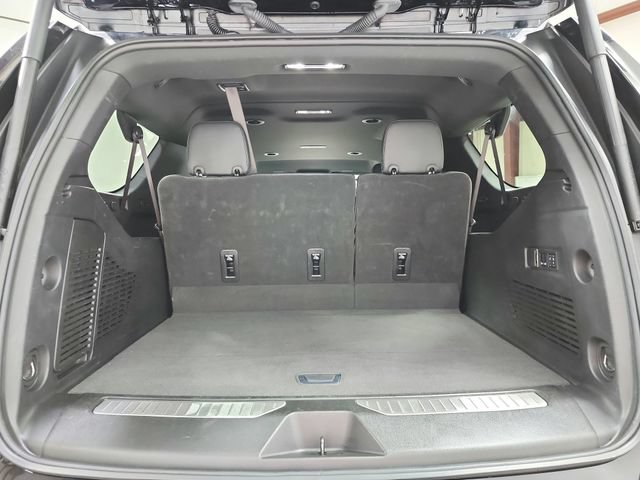 Used 2025 GMC Yukon XL Denali AWD/4WD image 49