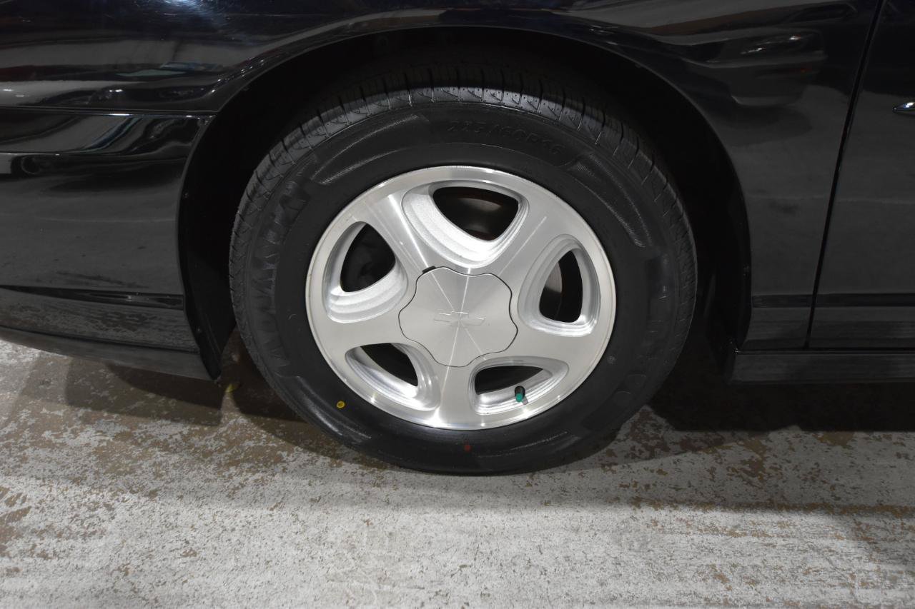 Used 2001 Chevrolet Monte Carlo SS w/ Preferred Equipment Group FWD image 38