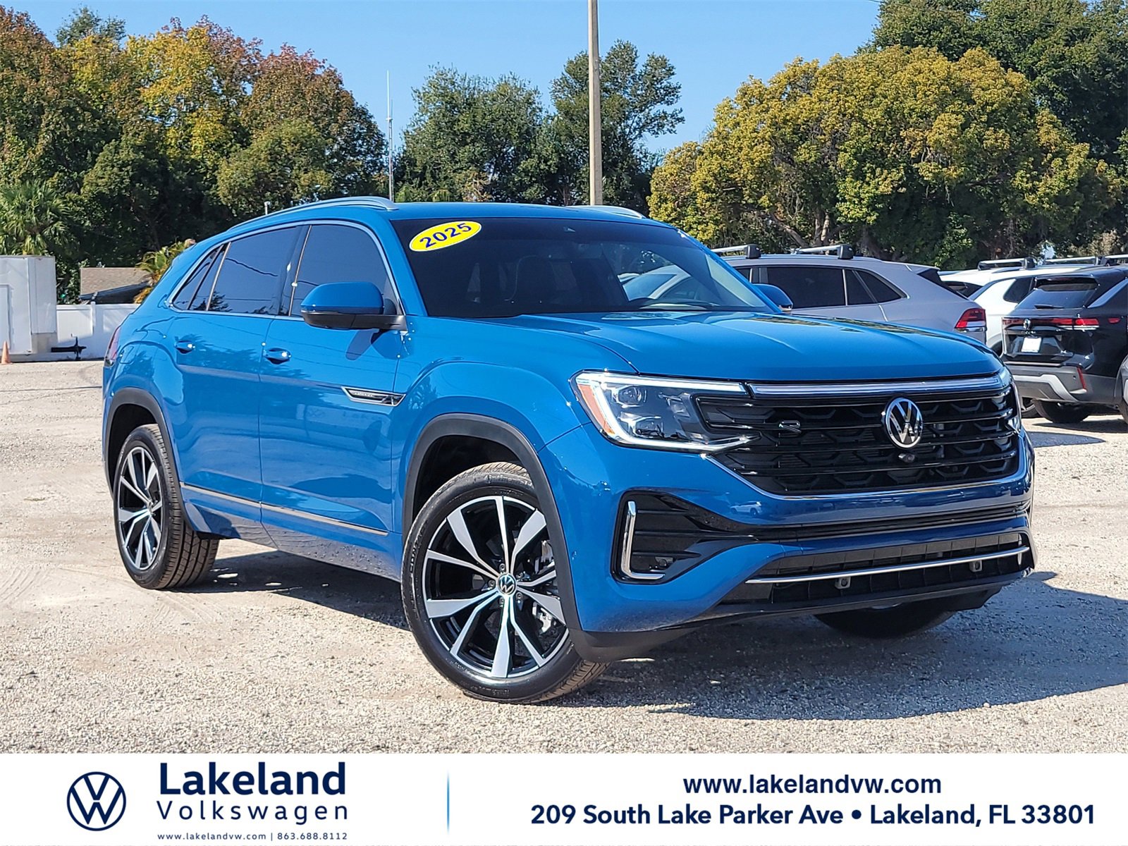 Used 2025 Volkswagen Atlas Cross Sport SEL Premium R-Line image 1