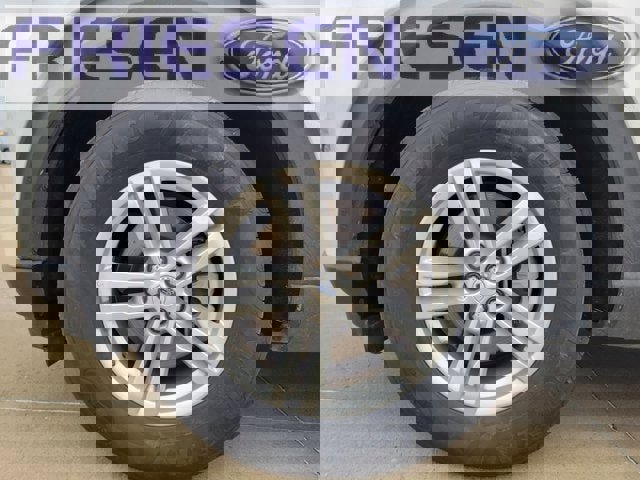 Used 2024 Ford Explorer XLT w/ Equipment Group 202A image 8