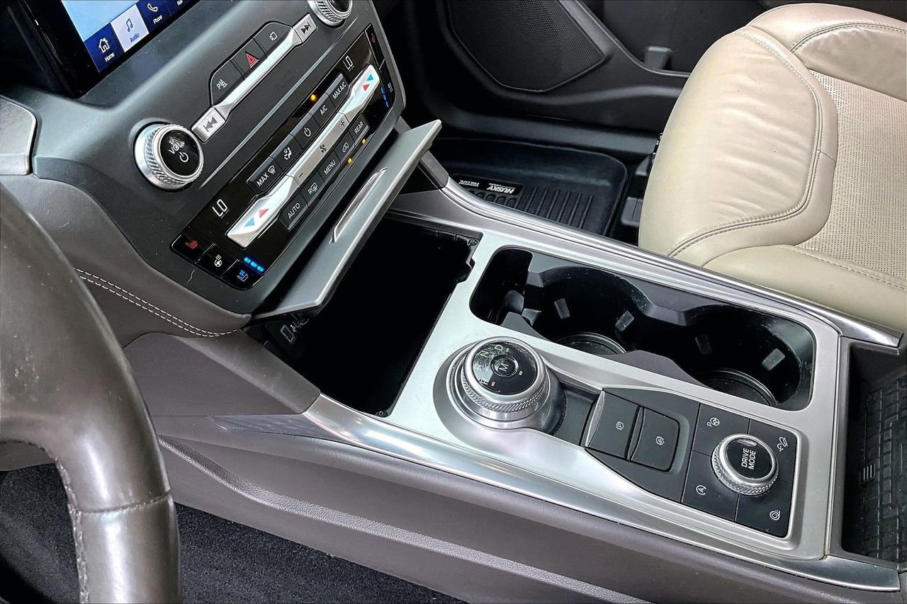 Used 2020 Ford Explorer Platinum w/ Premium Technology Package image 15