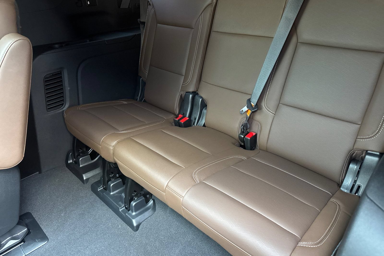 Used 2023 Chevrolet Suburban High Country AWD/4WD image 18