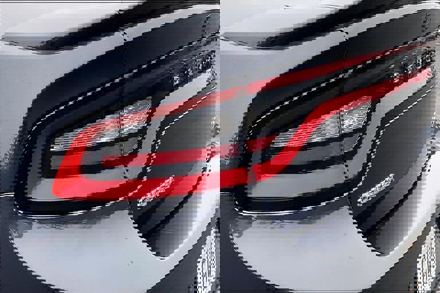 Used 2018 Dodge Charger R/T w/ Plus Group image 31