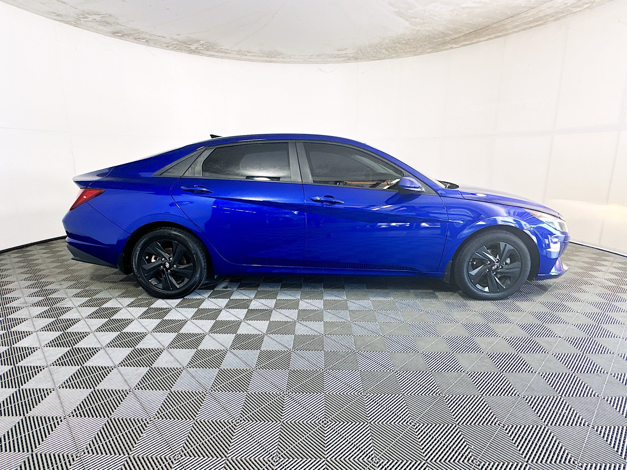 Used 2022 Hyundai Elantra SEL FWD image 2