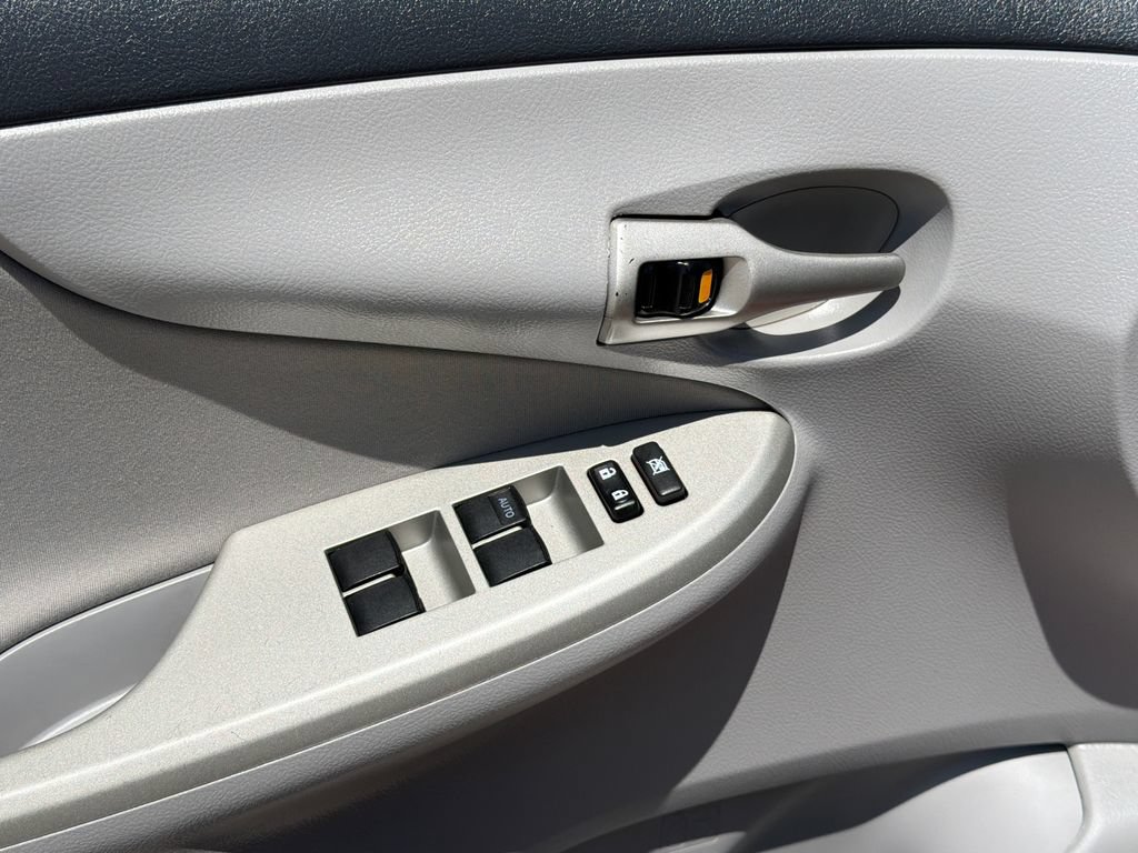 Used 2011 Toyota Corolla LE FWD image 14