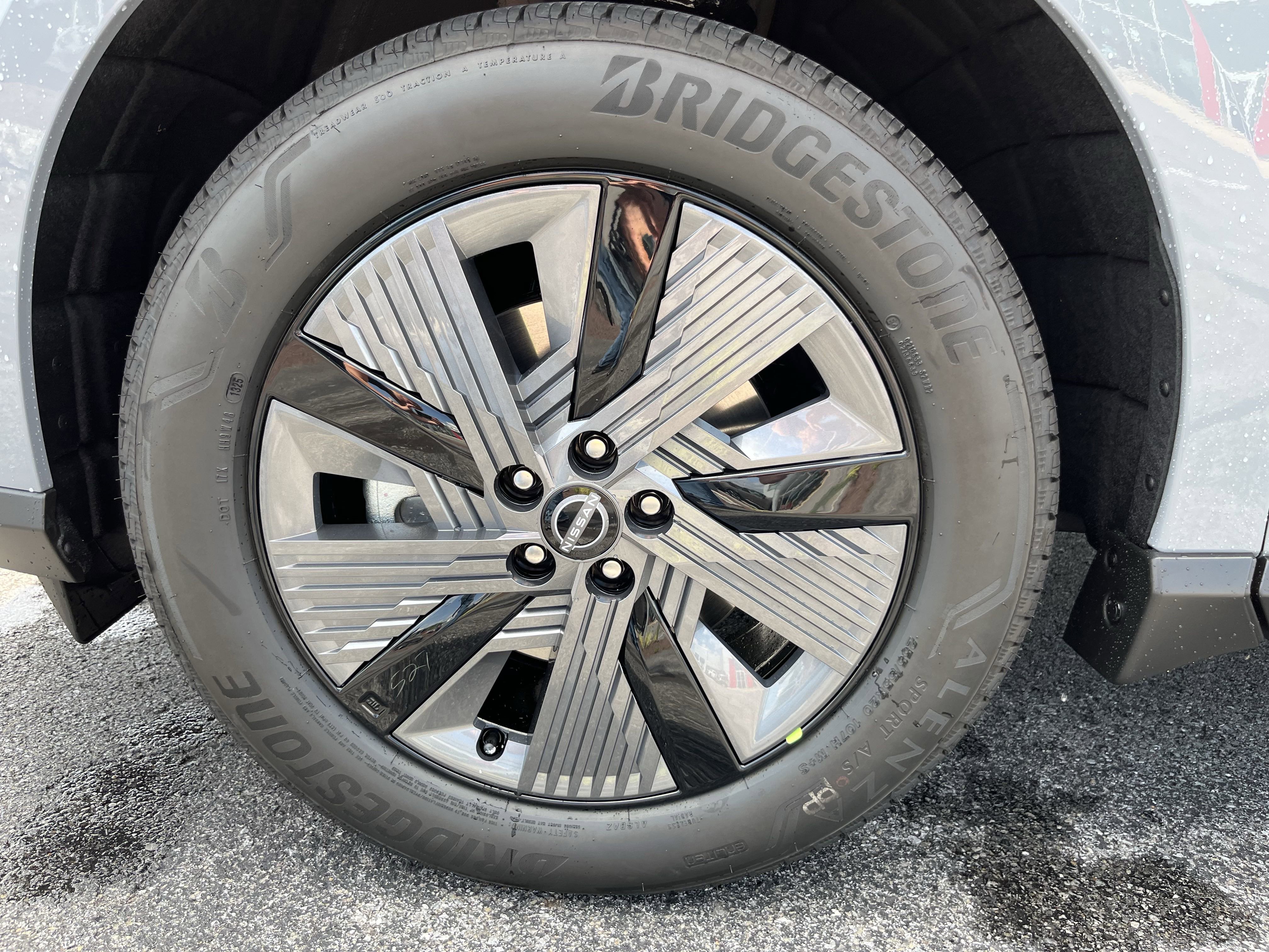 New 2025 Nissan Murano SL image 11