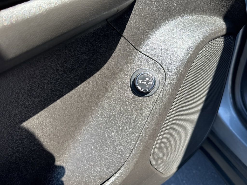 Used 2021 GMC Acadia SLE w/ Driver Convenience Package image 15