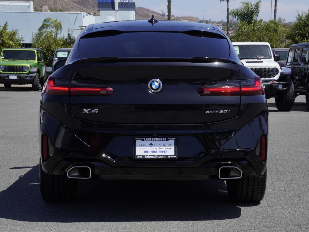 Used 2024 BMW X4 xDrive30i w/ M Sport Package AWD/4WD image 5