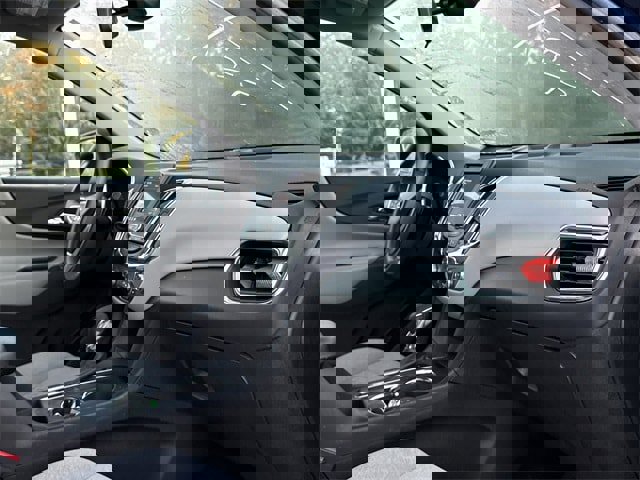 Used 2022 Chevrolet Equinox LS image 17