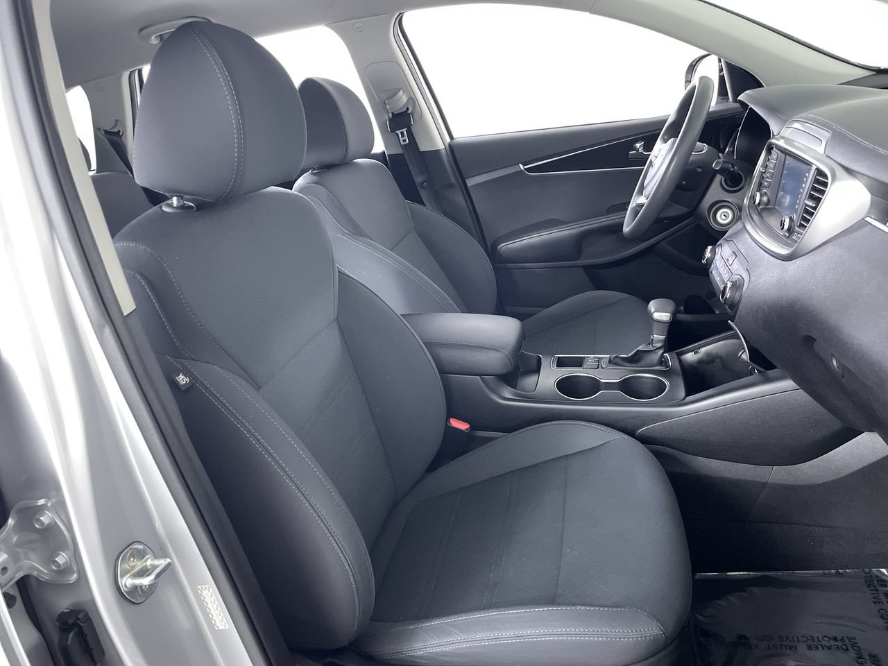 Used 2020 Kia Sorento LX AWD/4WD image 25