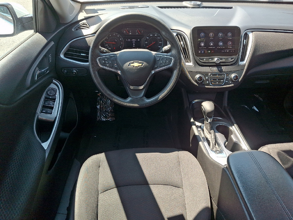 Used 2025 Chevrolet Malibu LT FWD image 11